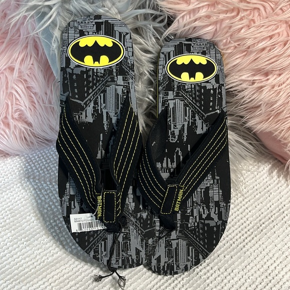 Batman Flip Flops Black Beach Summer Mens 7/8 and 11/12 Small Large - Picture 2 of 7